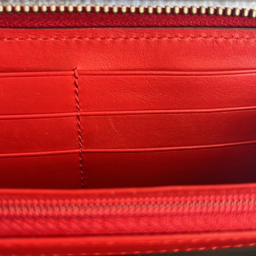 Gucci Calfskin Matelasse GG Marmont Zip Around Wallet Hibiscus Red - Picture 13 of 16